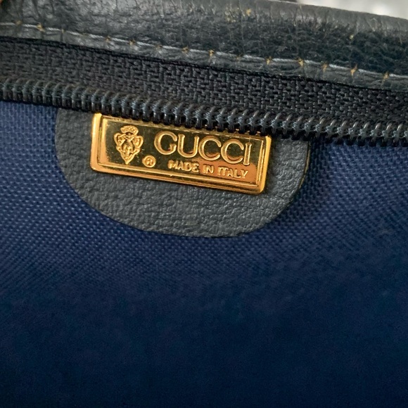 (61) GUCCI 80s Navy Large Tote - Picture 2 of 12